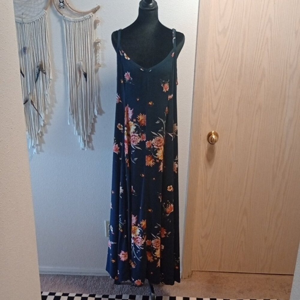 Trapeze Tank Maxi Dress - Picture 2 of 4